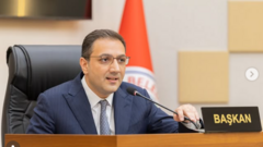 Ev hapsi kaldırılan Balçova Belediye Başkanı Onur Yiğit görevine iade edildi