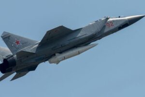Rus ordusu, Oçakov limanında Ukrayna’ya ait bir devriye botunu vurdu
