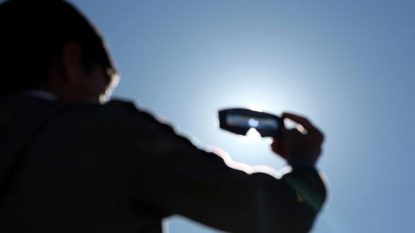 Tam Güneş Tutulması ne zaman, saat kaçta yaşanacak? Türkiye'den görülecek mi?