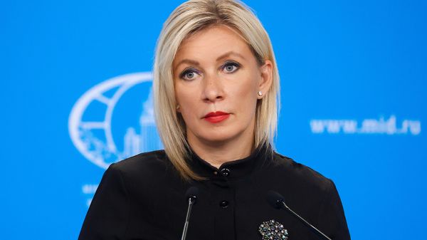 Zaharova: Macron, Kiev’e Rus sivillere yönelik terör saldırıları emrediyor