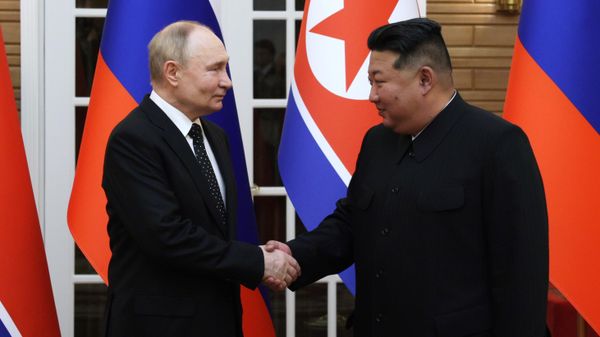 Putin'den Kim'e Kurtuluş Günü mesajı: 'Kuzey Koreli vatanseverler ile Kızıl Ordu askerlerinin cesaretinin simgesi'