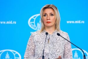 Zaharova: Zelenskiy, Maşa ile Koca Ayı'ya yaptırım uygulayarak cephedeki durumu değiştireceğini sanıyor