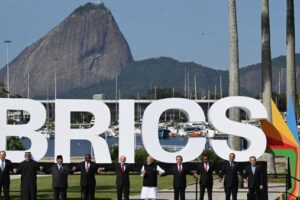 İran'dan BRICS hamlesi: Yeni Kalkınma Bankası'na katılıyor