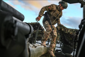 Rus ordusu, Ukrayna'daki askeri tesislere güçlü bombardımanlar düzenledi