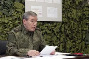 Rusya Genelkurmay Başkanı Gerasimov: ‘Tüm hatlarda ilerliyoruz’