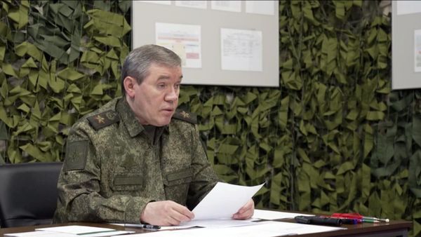 Rusya Genelkurmay Başkanı Gerasimov: ‘Tüm hatlarda ilerliyoruz’