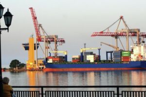 Ukrayna ordu lojistiğinde büyük çöküş: Limanlar kilitlendi, yükler karaya yönlendirildi