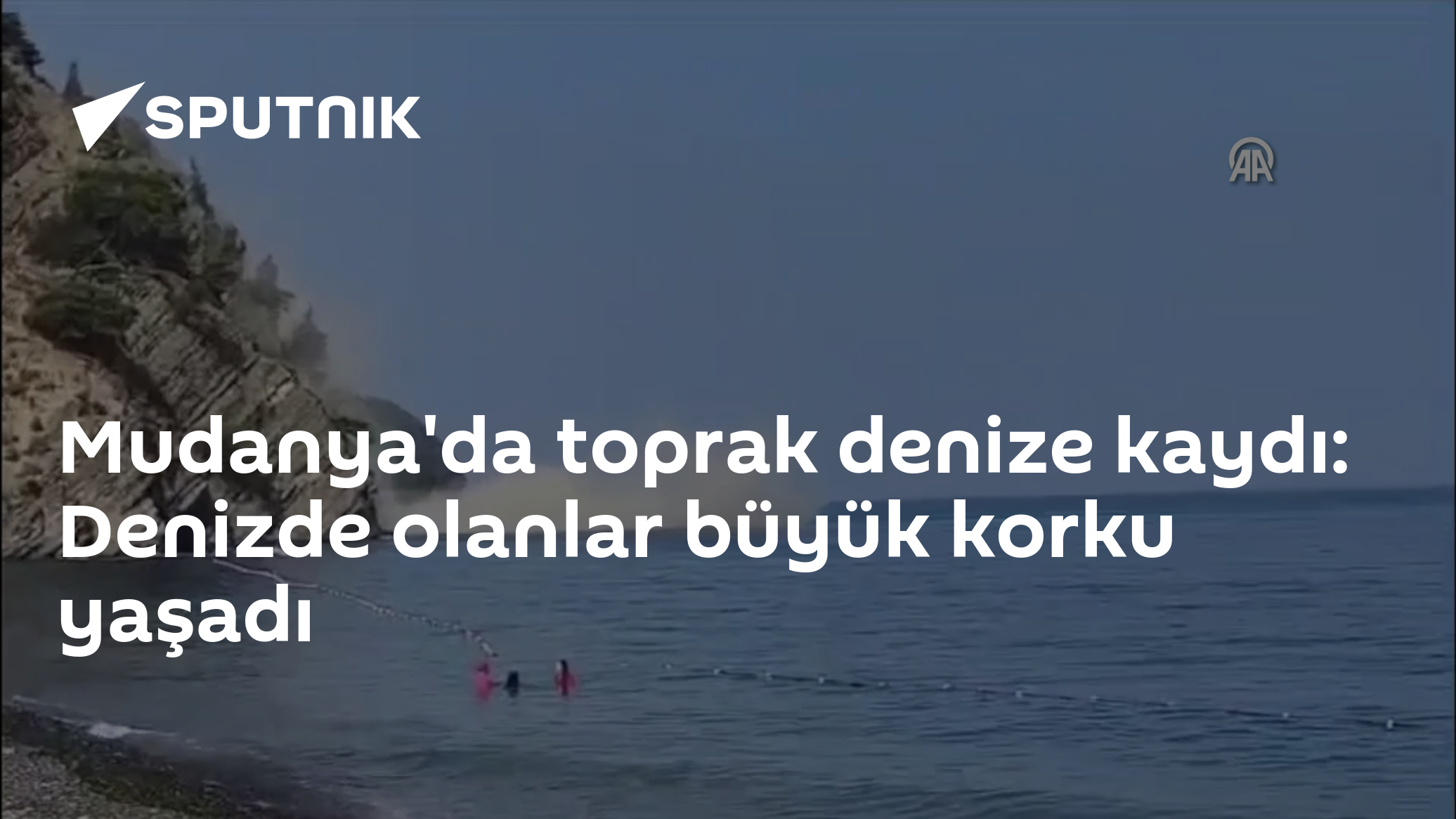 Mudanya'da toprak denize kaydı: Denizde olanlar büyük korku yaşadı