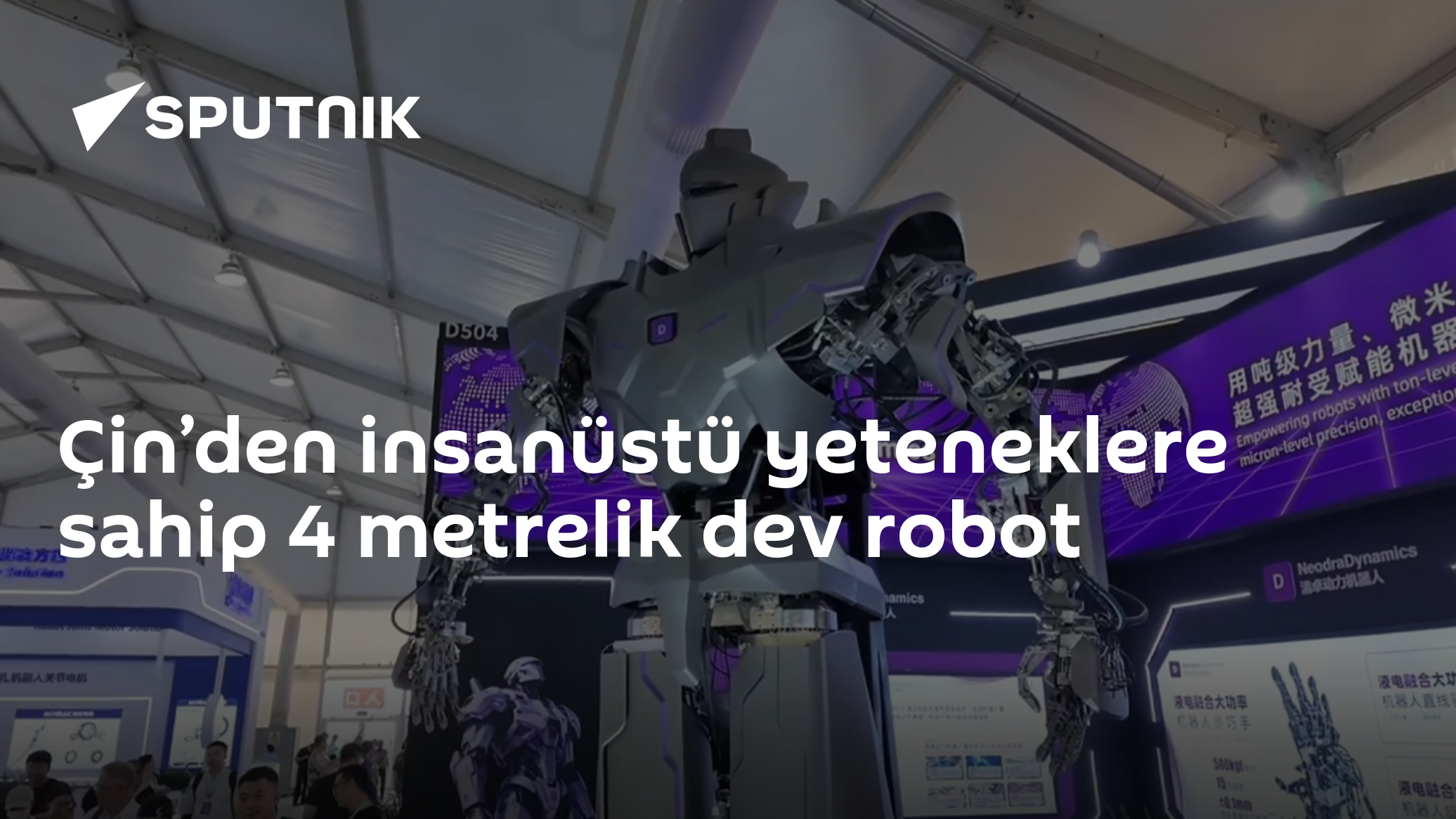 Çin’den insanüstü yeteneklere sahip 4 metrelik dev robot
