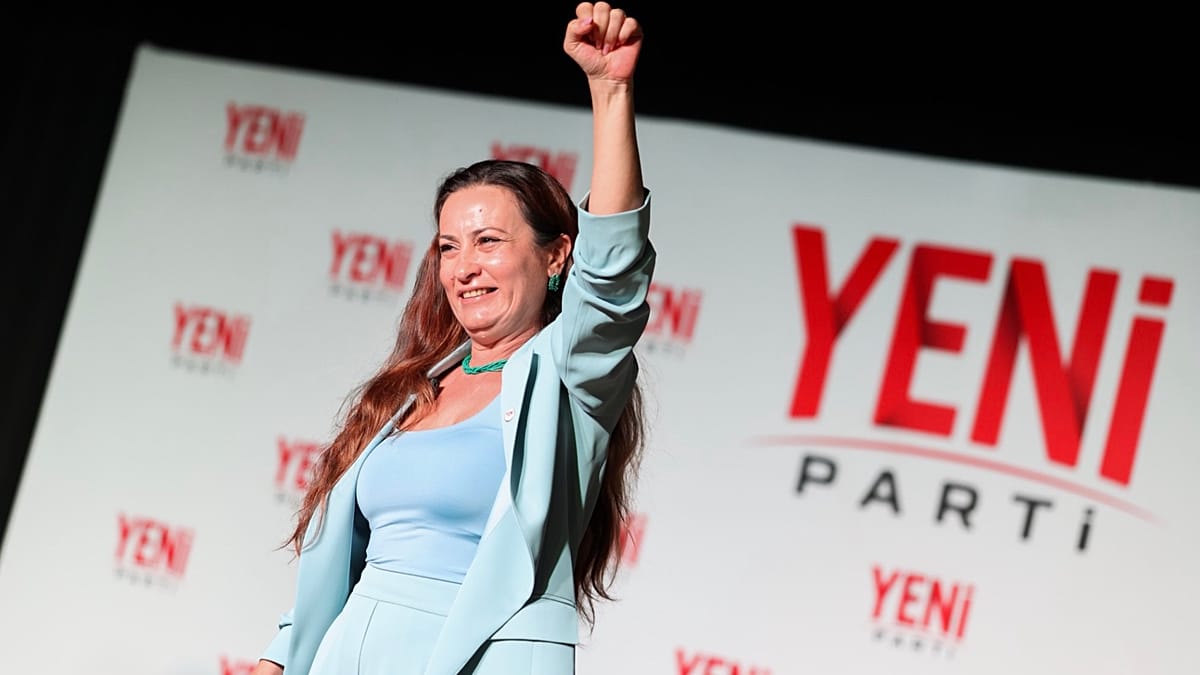 Yeni Parti Manisa İl Başkanı İlksen Özalper gözaltına alındı