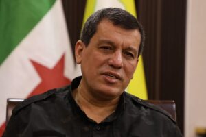 Kürtlerin öncülüğündeki SDG güçleri, Suriye ordusuna katılarak kendini feshettiğini duyurdu