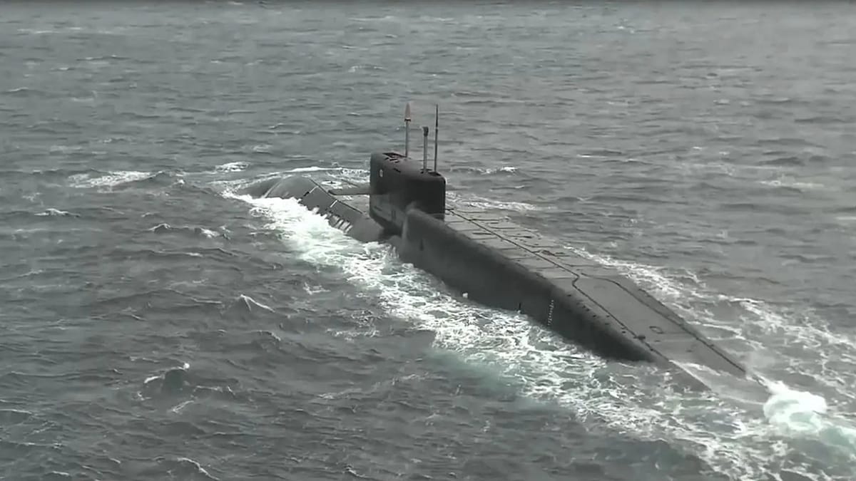 Rusya'nın 'kıyamet denizaltısı' denize açıldı: Poseidon nükleer silahlarını taşıyacak