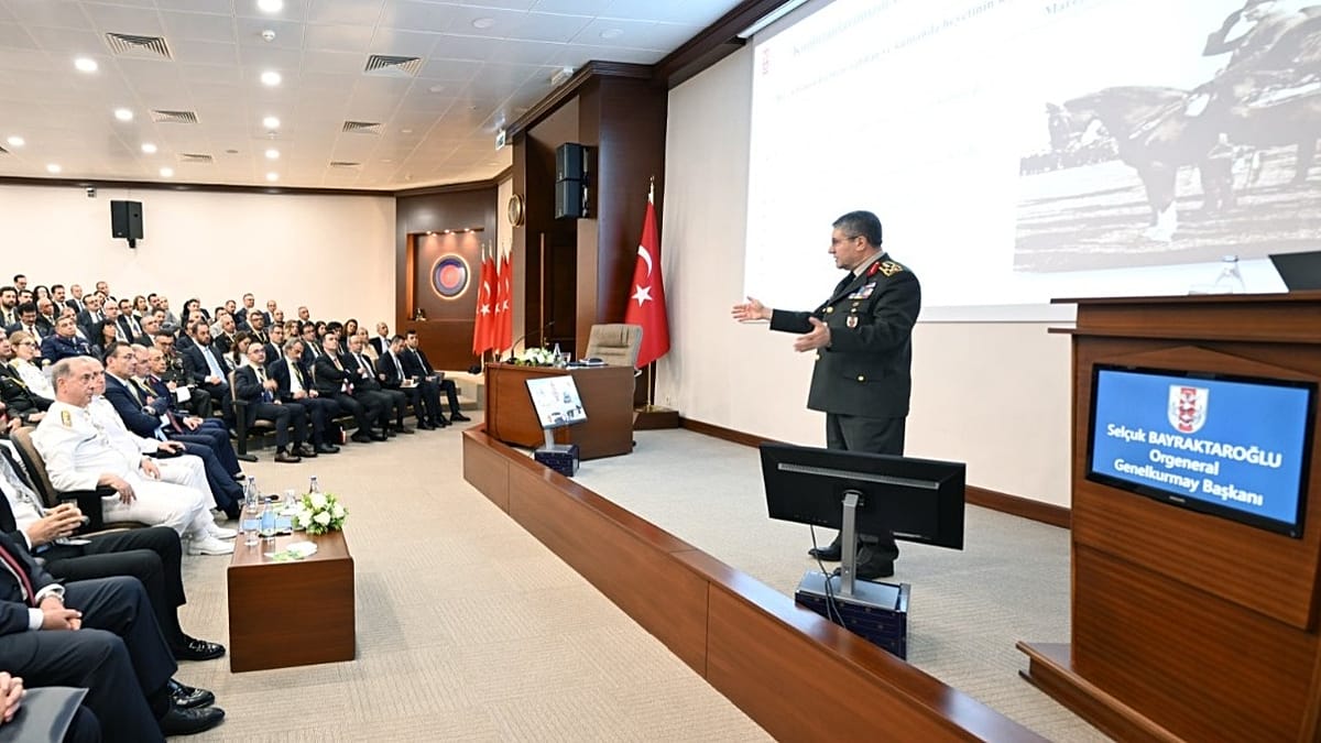 Türkiye-İsrail krizi: Genelkurmay Başkanı Bayraktaroğlu'ndan bölgesel görüşme trafiği