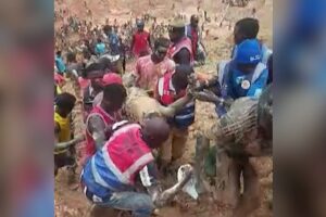 Orta Afrika Cumhuriyeti'nde madenciler heyelan altında kaldı