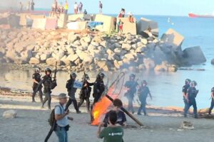 İspanya: Ceuta’da göçmen karşıtı göstericilerle polis çatışıyor