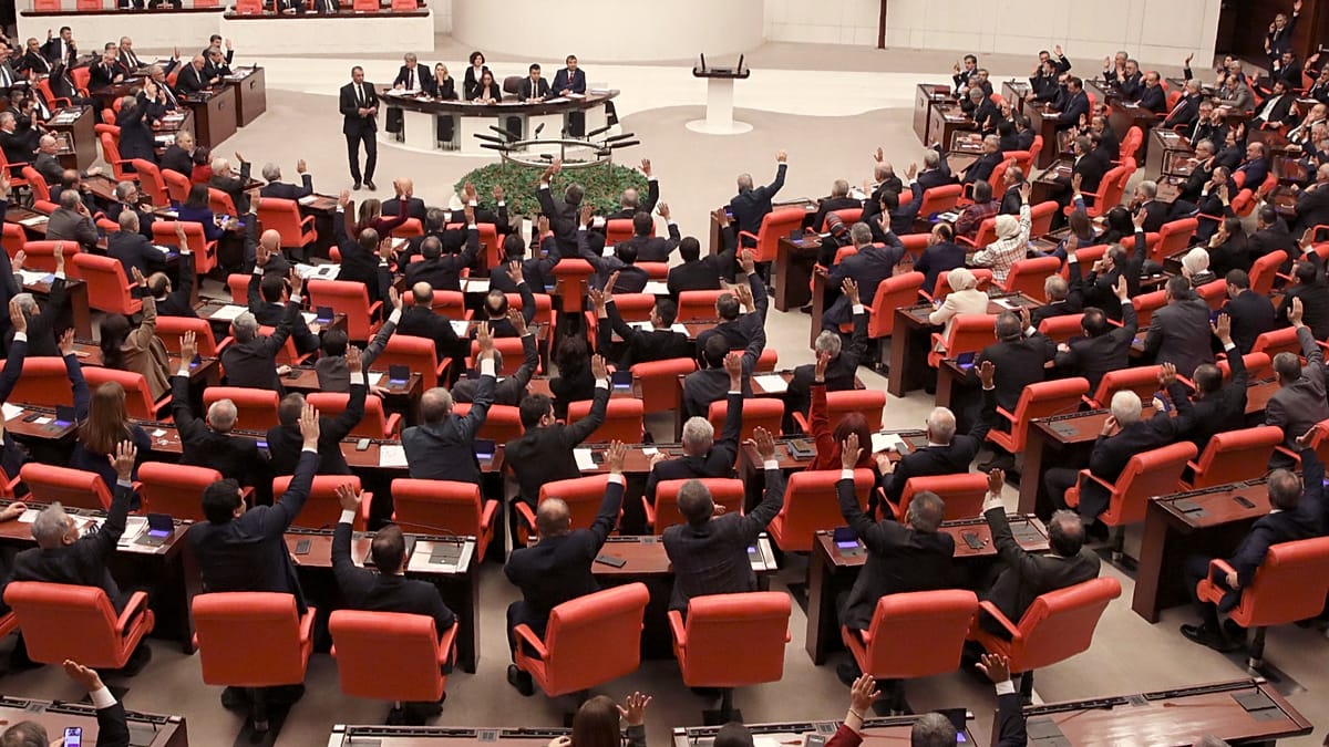 Çözüm süreci: Çerçeve yasa teklifi Meclis Başkanlığı'na sunuldu