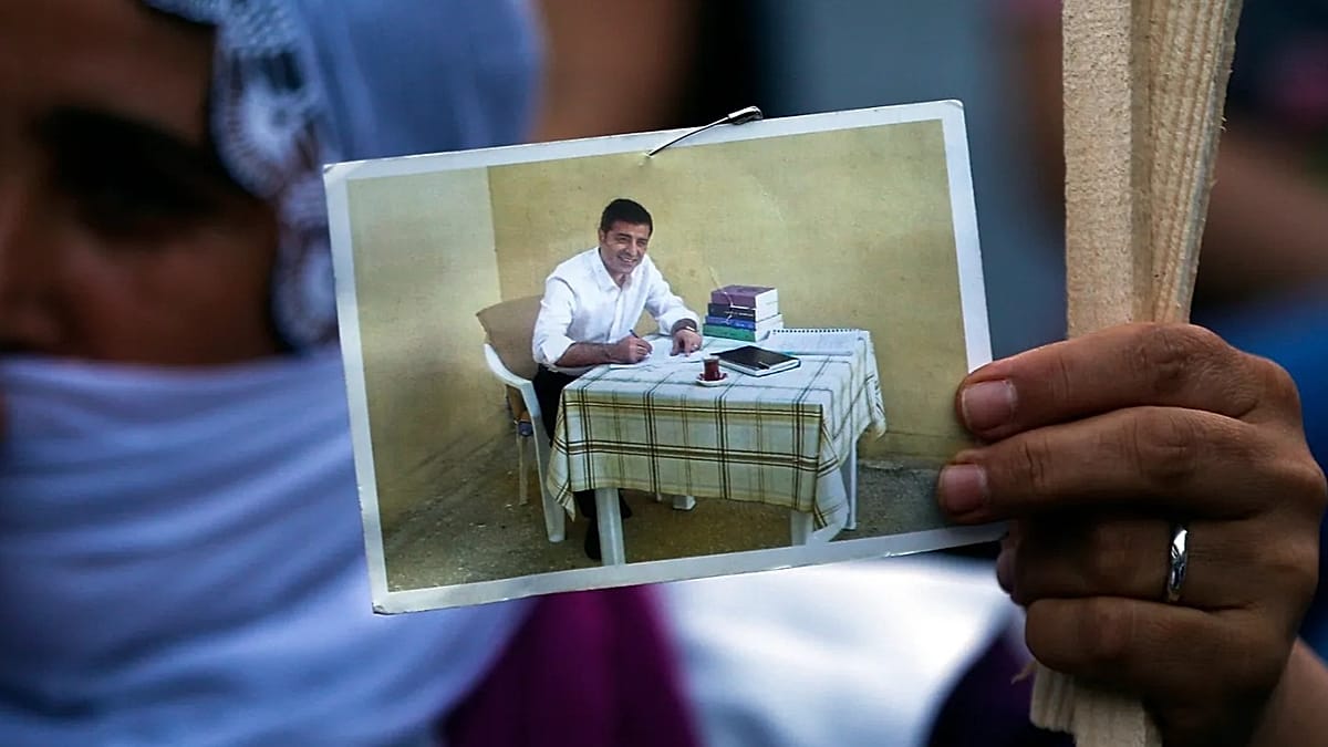 İmralı heyetinden Demirtaş’a ziyaret: Arkadaşlarımız özgürlüklerinden artık bir saat bile mahrum kalmamalı