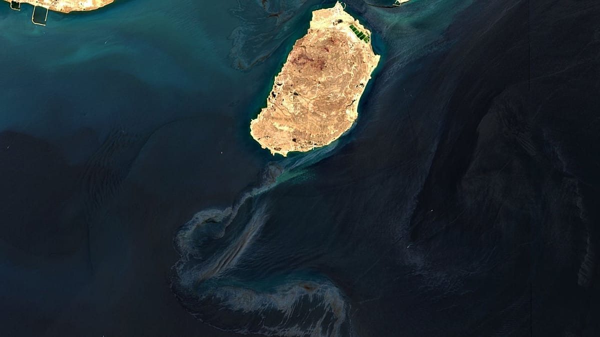 Körfez'de petrol sızıntıları: İran'dan trilyon dolarlık çevresel zarar iddiası