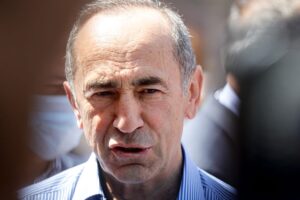 Eski Ermenistan Cumhurbaşkanı Koçaryan yolsuzluk suçlamasıyla gözaltında