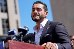 ABD Demokrat Parti’deki ön seçimi sol kanadın adayı Abdul El-Sayed kazandı