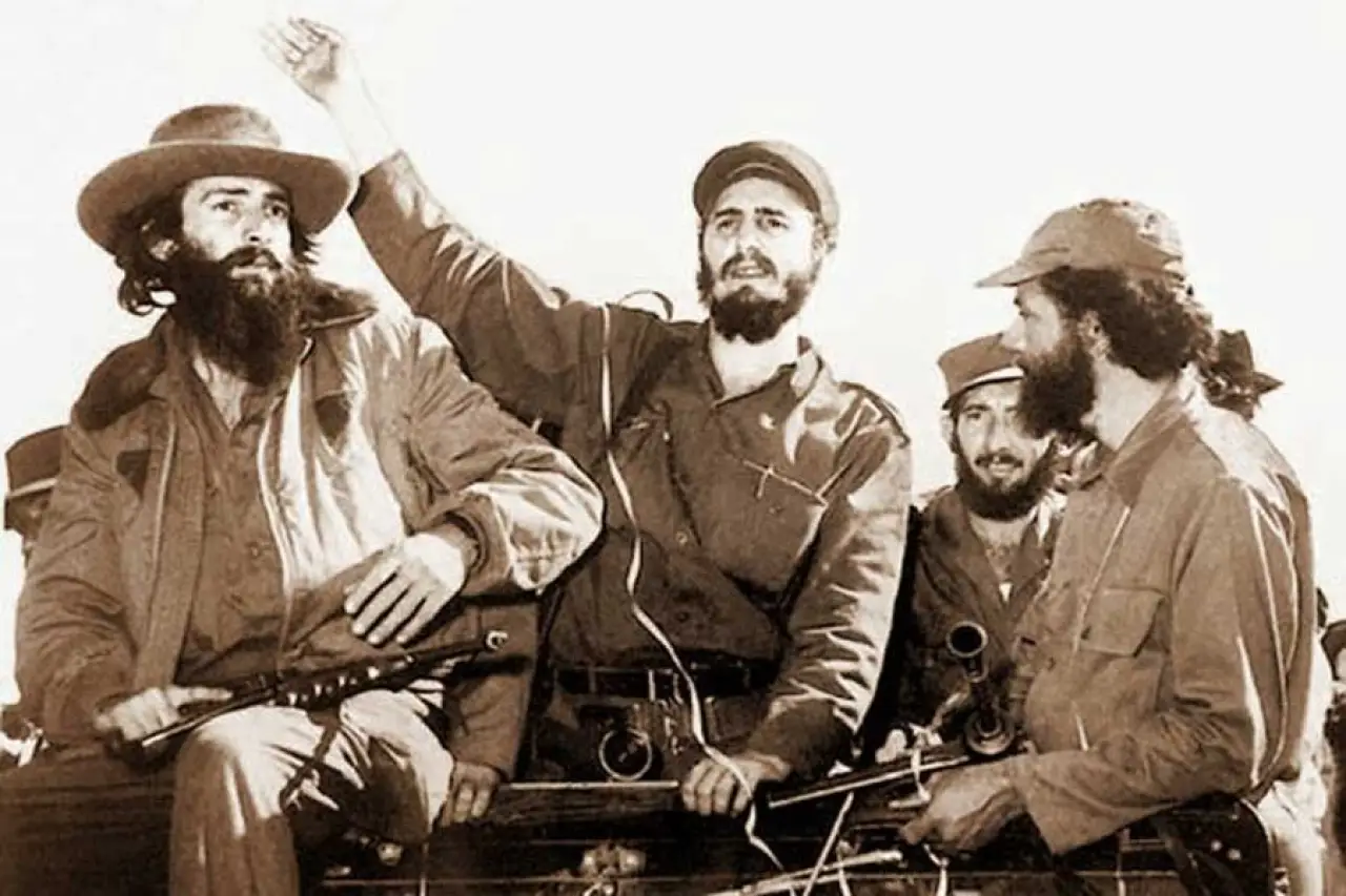 Fidel Castro 100 yaşında: Abluka altındaki Küba'da 'Vatan ya da ölüm' sloganıyla anıldı