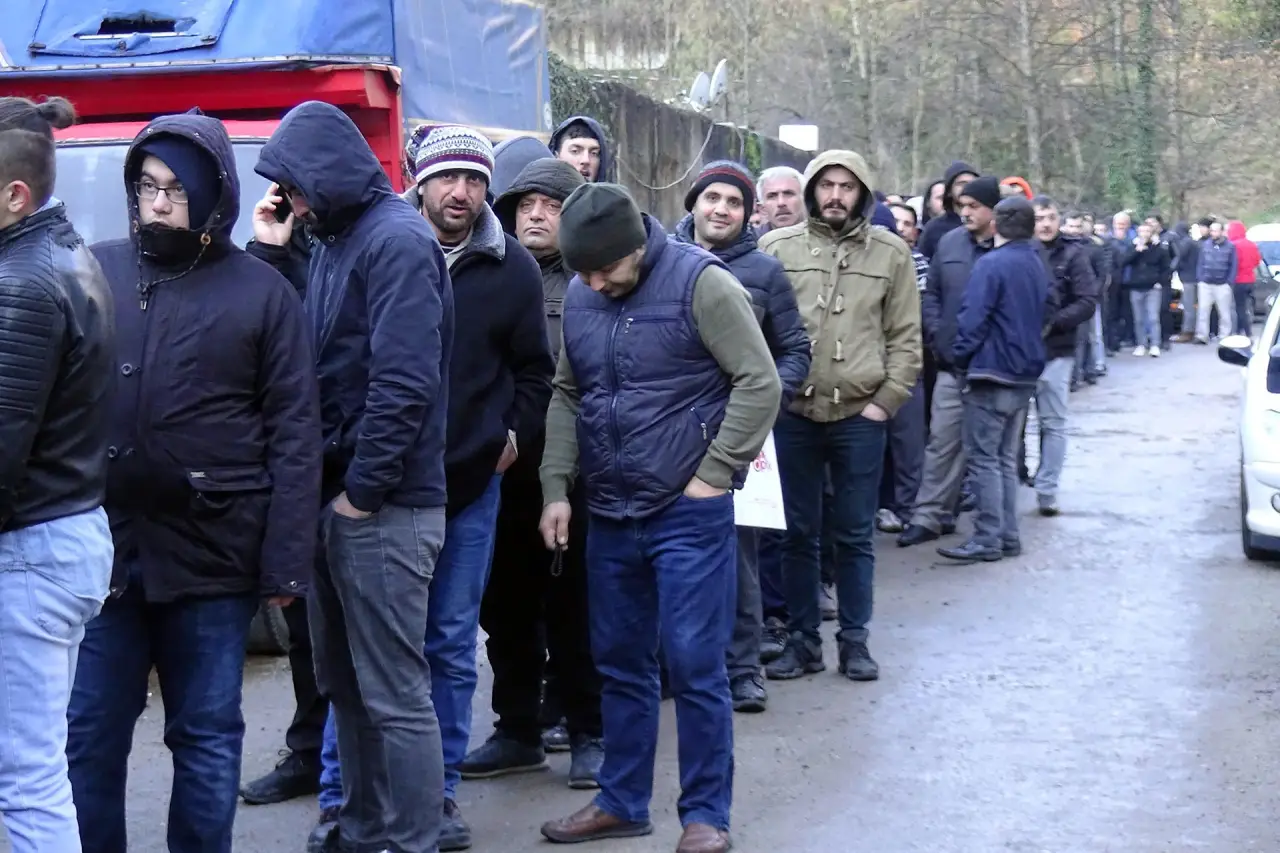 DİSK-AR: Geniş tanımlı işsiz sayısı 12 milyon 305 bin'e yükseldi