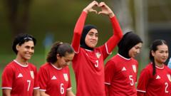 Afgan kadın futbolcular FIFA'nın tanıma kararı sonrası ilk milli maçlarını yaptı