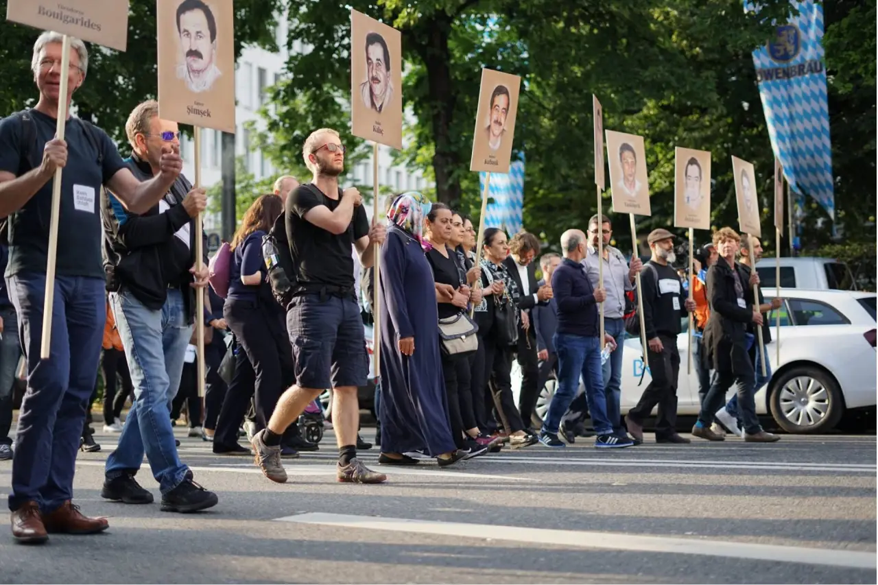 NSU Davası’nın baş sanığı Beate Zschäpe mahkemeye başvurdu: Göçmen katliamının suç ortağı Nazi’ye erken tahliye talebi