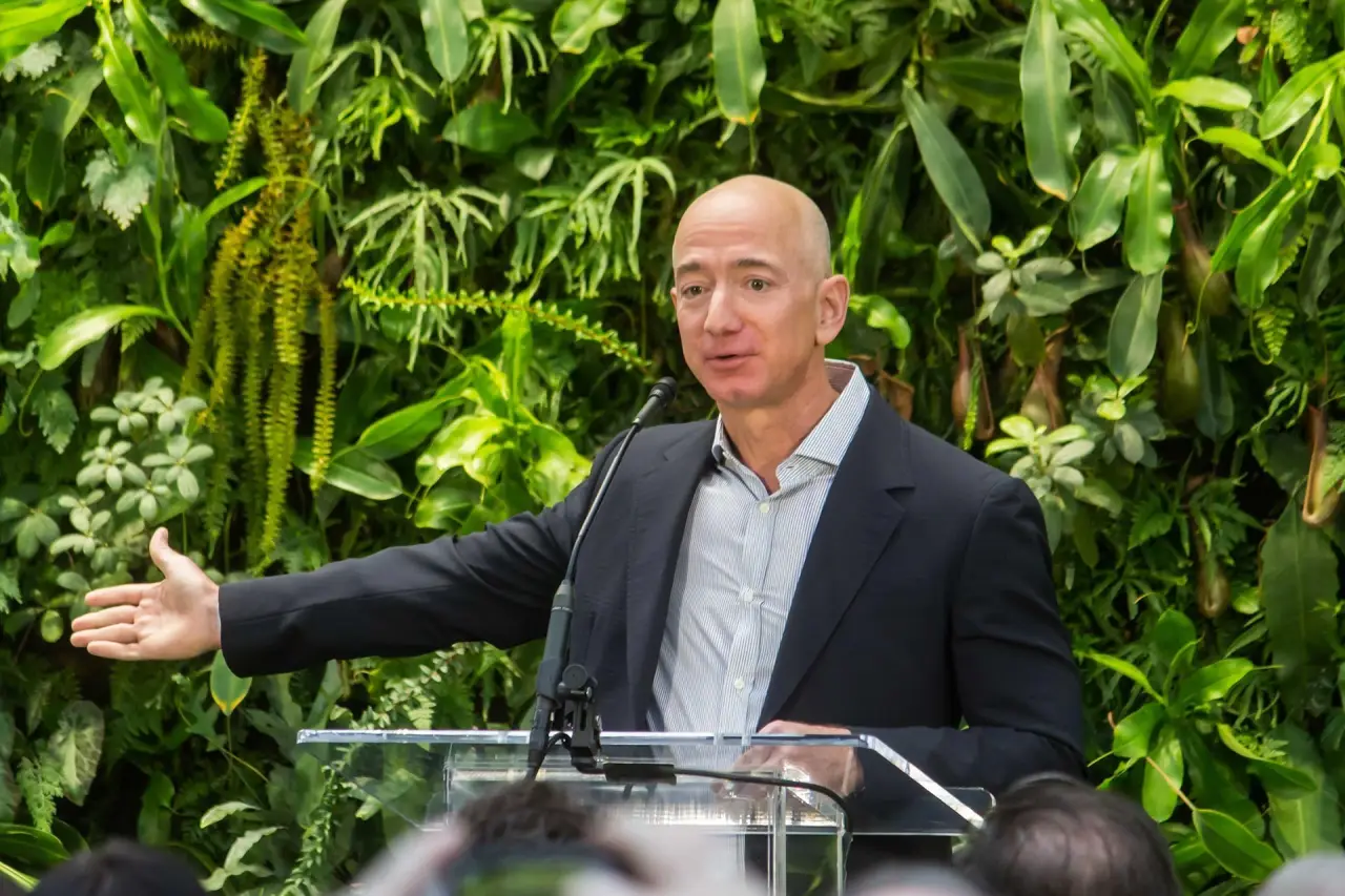 İngiliz devinde milyarlarca sterlinlik yatırım: Jeff Bezos Liverpool'a ortak olmaya hazırlanıyor