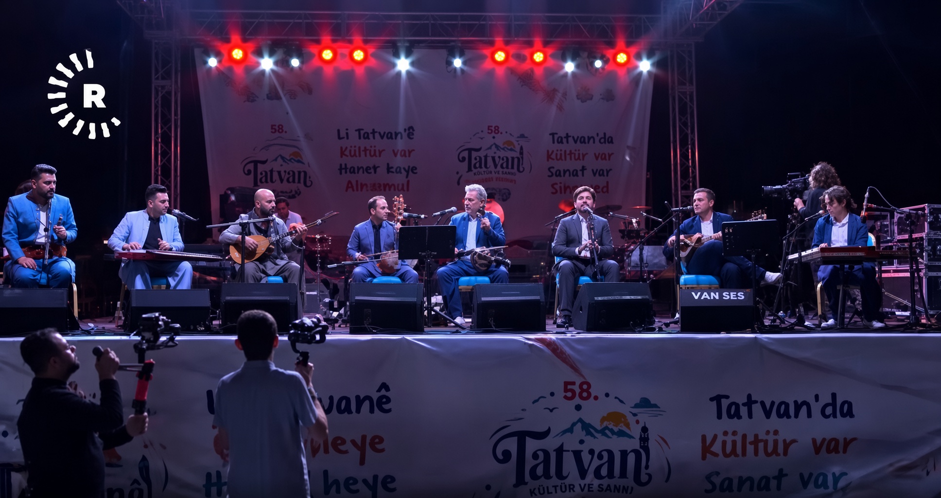Efsanevi grup Kamkars, Tatvan’ı coşturdu: Binlerce kişi Van Gölü kıyısında buluştu
