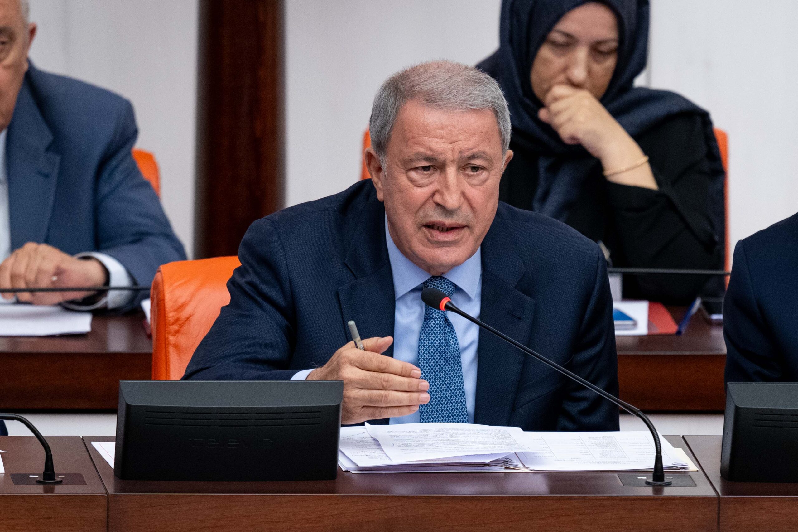 Hulusi Akar Güvenpark’ta eylem yapan ailelerle görüştüklerini söyledi