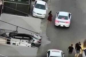 10 araçla genç kadını taciz ettiler: Çok sayıda şüpheli gözaltında