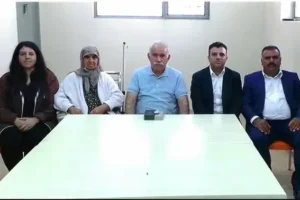 Ömer Öcalan, Abdullah Öcalan’la aile fotoğrafını paylaştı