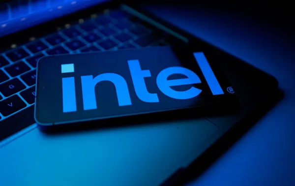 Intel, 15 milyar dolarlık hisse senedi arzı planlıyor