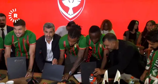 Amedspor’dan görkemli imza töreni: 5 yeni transfer taraftarla buluştu