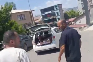 Hakkari’de skandalı: Cihaz bozuk, ambulans yok, bagajı açık araçta götürüldü!
