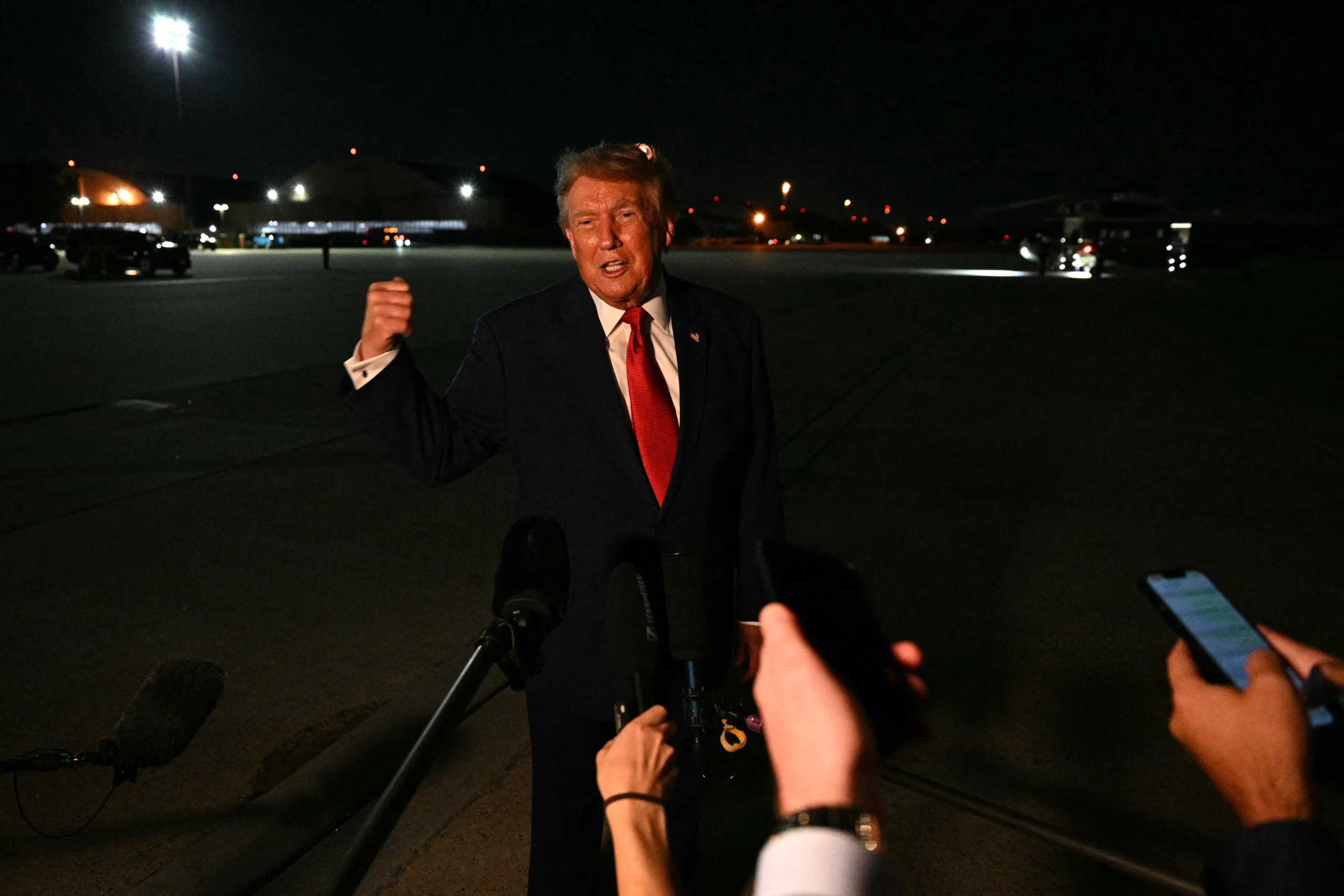 Donald Trump: İran'a güvenecek en son kişi benim, sürekli yalan söylediler