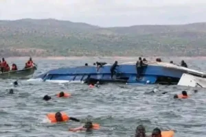 Feribot alabora oldu: En az 44, çok sayıda kayıp!