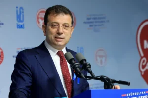 Ekrem İmamoğlu CHP'den istifa etti