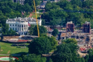 Trump yönetimi, Beyaz Saray'daki balo salonu inşasının tamamlanabilmesi için Yüksek Mahkemeye başvurdu