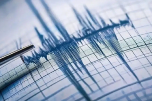 Endonezya'da 7.7 büyüklüğünde deprem