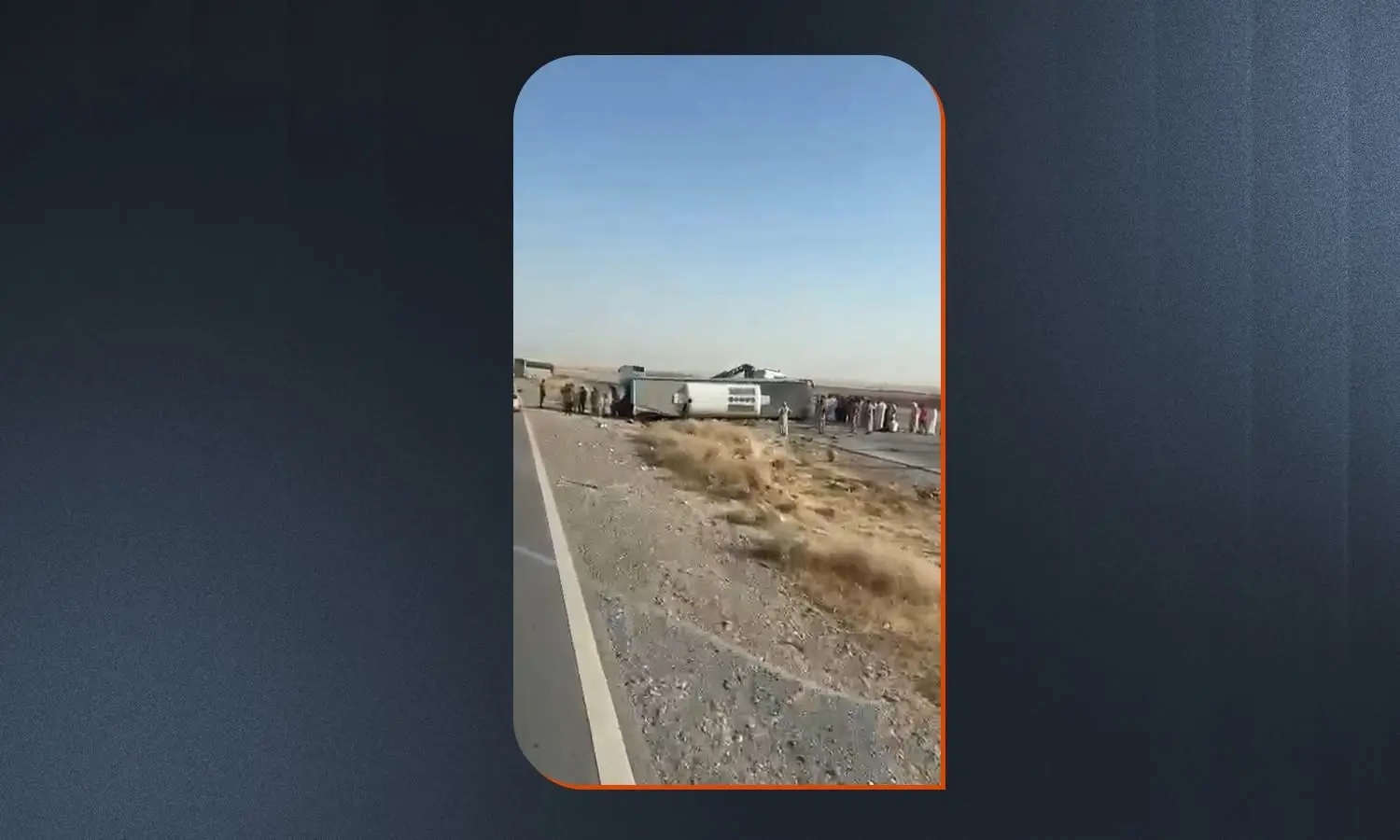 Turist kafilesini taşıyan tur otobüsü devrildi: Çok sayıda ölü ve yaralı var