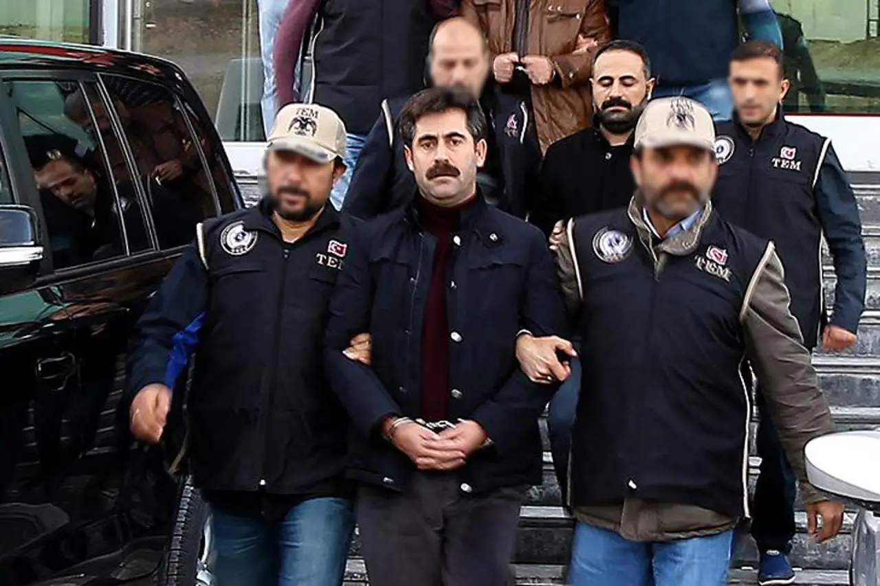 CHP Milletvekili İnan Akgün, eski Belediye Başkanı Bekir Kaya'yı cezaevinde ziyaret etti
