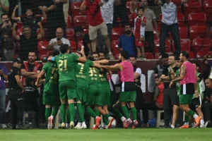 Amedspor’dan Süper Lig’e tarihi başlangıç: Erzurumspor’u 3-0 mağlup etti