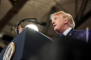 Trump'tan Umman'a tehdit: ‘Önümüze çıkarsa fena halde bombalarız’