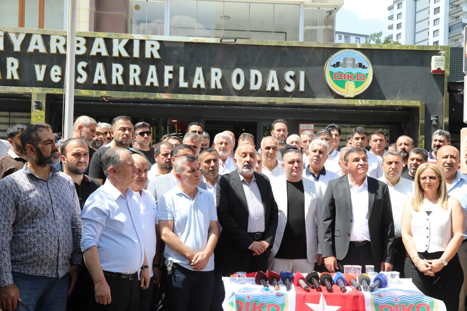 Diyarbakır iş dünyasından kuyumculara yönelik saldırı ve tehditlere karşı Meclis’e çağrı