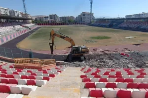 Van Stadyumu'nun yıkımına başlandı