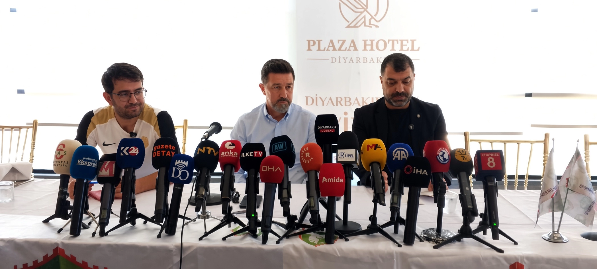 Besnik Hasi'den Rûdaw'a: Amedspor’un kimliğini oluşturmak için çalışacağız