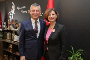 Bir büyükşehir belediye başkanı daha YENİ Parti’ye katıldı