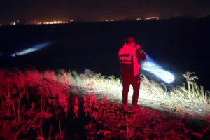 VAN - Gölde kaybolan kampçılardan biri saatler sonra bulundu, durumu ağır